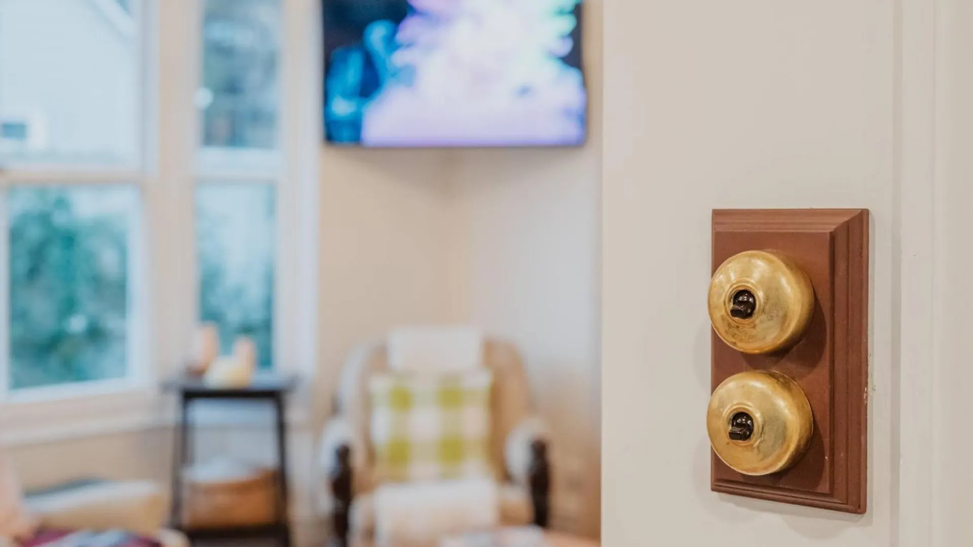 Stylish Central Cottage - Modern Heating & Parking Christchurch New Zealand