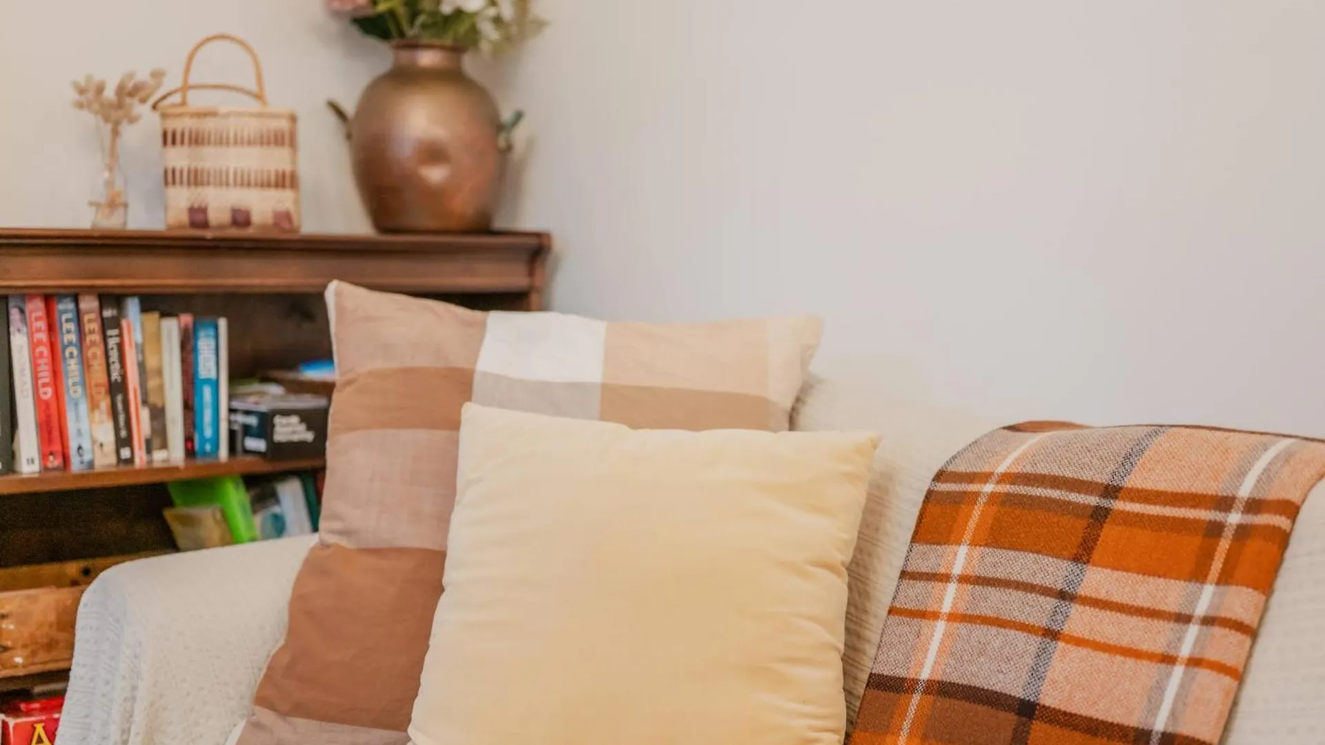Stylish Central Cottage - Modern Heating & Parking Christchurch
