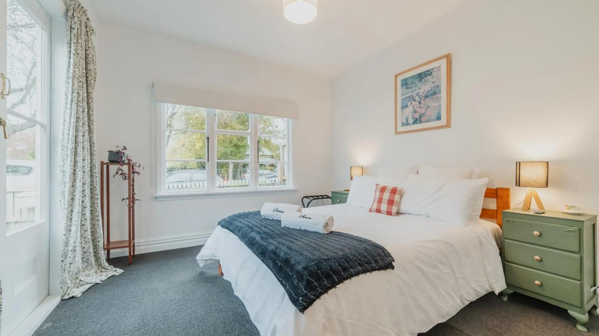 Stylish Central Cottage - Modern Heating & Parking Christchurch New Zealand